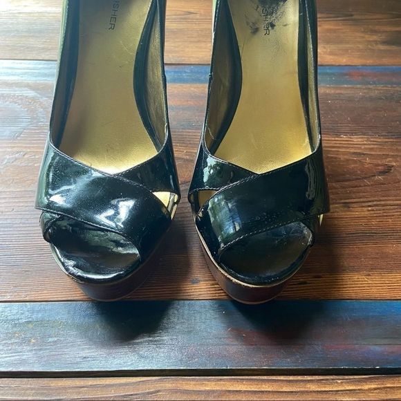 Marc Fisher Patent Leather Heels Size 9 - Picture 6 of 13